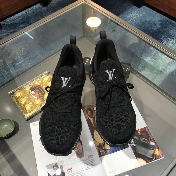 French new men's sports shoes fashion wild men's shoes outdoor men's running shoes original box packaging invoices DHL fast delivery
French new men's sports shoes fashion wild men's shoes outdoor men's running shoes original box packaging invoices DHL fast delivery