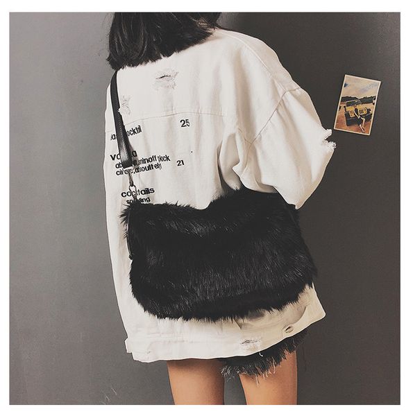 long plush winter women messenger bags easy fashion faux fur pu tote bags for women round ring clutch bag
long plush winter women messenger bags easy fashion faux fur pu tote bags for women round ring clutch bag