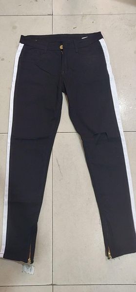 mens represen designer jeans black white striped knee holes ripped zipper pencil biker jeans hiphop street pantalones, Blue
mens represen designer jeans black white striped knee holes ripped zipper pencil biker jeans hiphop street pantalones, Blue