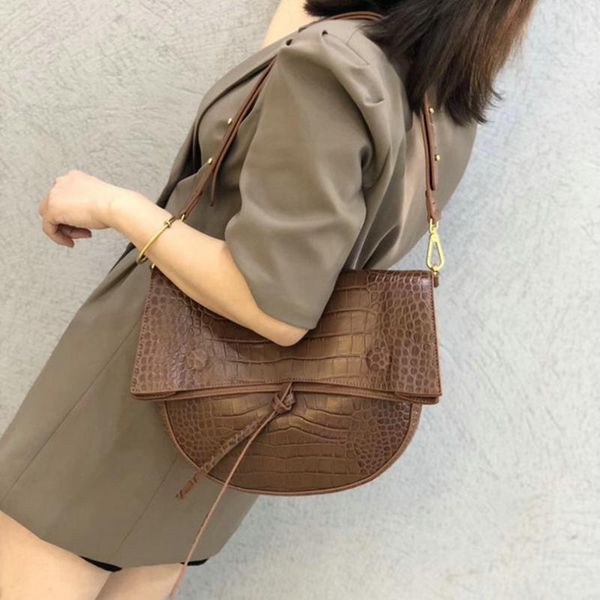 simple saddle bag genuine leather women bag\handbag two shoulder strap female tote designers lady shoulder crossbody bag~19b26
simple saddle bag genuine leather women bag\handbag two shoulder strap female tote designers lady shoulder crossbody bag~19b26