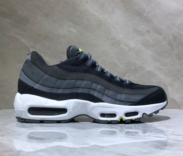 Chaussures OG QS 20th Anniversary Men Ultra Running Shoes Black White Gray Run Sport Trainers Boots
Chaussures OG QS 20th Anniversary Men Ultra Running Shoes Black White Gray Run Sport Trainers Boots