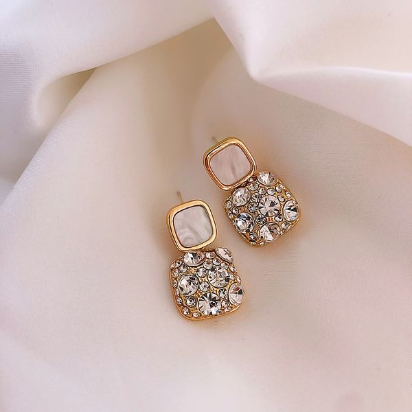 shiny side new fashion brand jewelry crystal square stud earrings for women gift geometric earrings, Golden;silver
shiny side new fashion brand jewelry crystal square stud earrings for women gift geometric earrings, Golden;silver