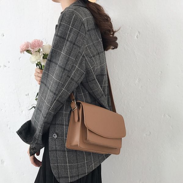 2020 new bag female retro simple one-shoulder diagonal small square bag solid color pu leather women
2020 new bag female retro simple one-shoulder diagonal small square bag solid color pu leather women