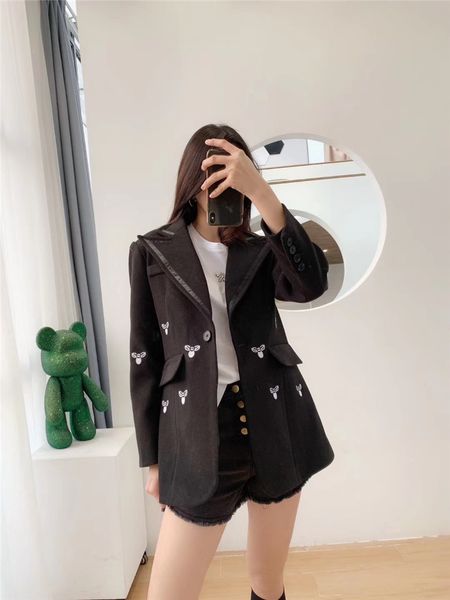 20ss new brand jacket for ladies suit fashion plaid luxury clothing designer women's suit up fashion plaid coat short thick high level, Black;brown
20ss new brand jacket for ladies suit fashion plaid luxury clothing designer women's suit up fashion plaid coat short thick high level, Black;brown