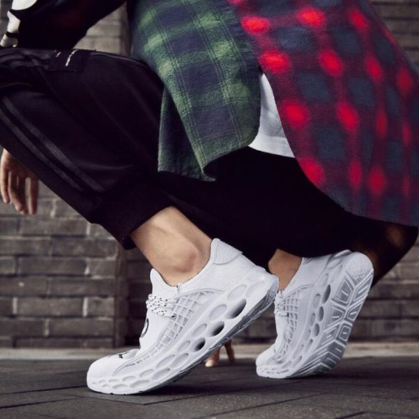 2020 designer casual shoes men women black white blue pink red breathable cushion soft mens tainers outdoor sports sneakers size 36-45
2020 designer casual shoes men women black white blue pink red breathable cushion soft mens tainers outdoor sports sneakers size 36-45