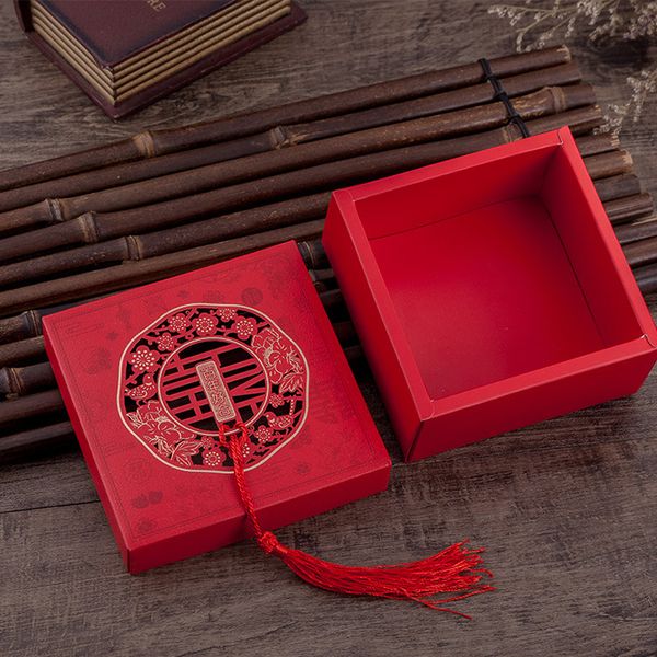 hollow square wedding candy boxes with tassel chinese style paper gift case party favor package
hollow square wedding candy boxes with tassel chinese style paper gift case party favor package