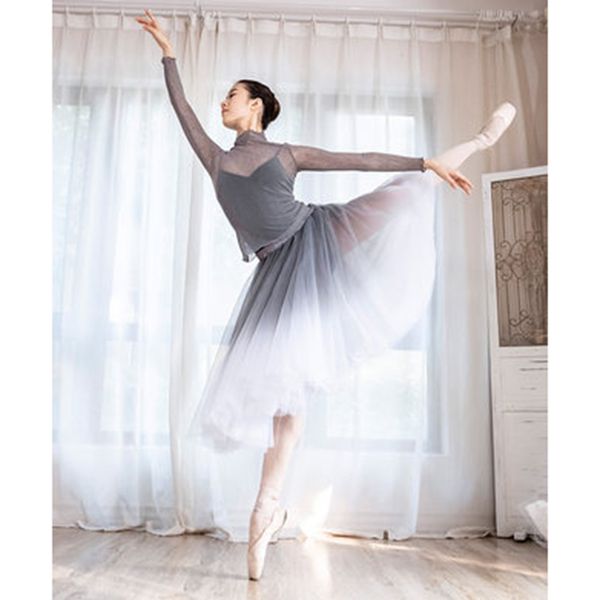 2020 new ballerina gradient color skirt for women ballet skirt gauze in autumn/winter mid-length tutu for adult, Black;red
2020 new ballerina gradient color skirt for women ballet skirt gauze in autumn/winter mid-length tutu for adult, Black;red