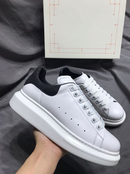 2021 desinger shoes fashion mens women shoe leather lace up platform oversized sole sneakers white black casual trainers, Red;white
2021 desinger shoes fashion mens women shoe leather lace up platform oversized sole sneakers white black casual trainers, Red;white