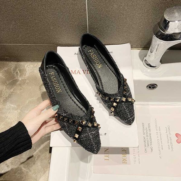 fashion women rivet pointed toe flat ballet shoes ladies office single flats shoes elegant flats lady shiny woman u19-93, Black
fashion women rivet pointed toe flat ballet shoes ladies office single flats shoes elegant flats lady shiny woman u19-93, Black