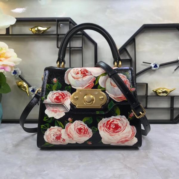 fashion genuine real leather lady shoulder bags woman handbags messenger crossbody bags designer totes flap 
fashion genuine real leather lady shoulder bags woman handbags messenger crossbody bags designer totes flap