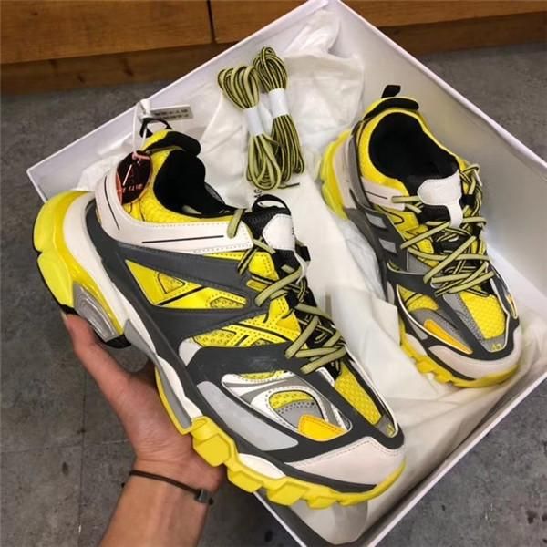 triple s track 3.0 running shoes release 3 tess gomma maille designer women men shoes sport sneaker 36-45 with box, Black
triple s track 3.0 running shoes release 3 tess gomma maille designer women men shoes sport sneaker 36-45 with box, Black