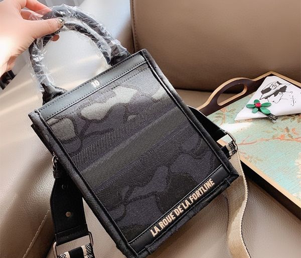 shopping bag embroidered canvas mini book tote tote bag handbag women bags shoulder bag 2-2
shopping bag embroidered canvas mini book tote tote bag handbag women bags shoulder bag 2-2