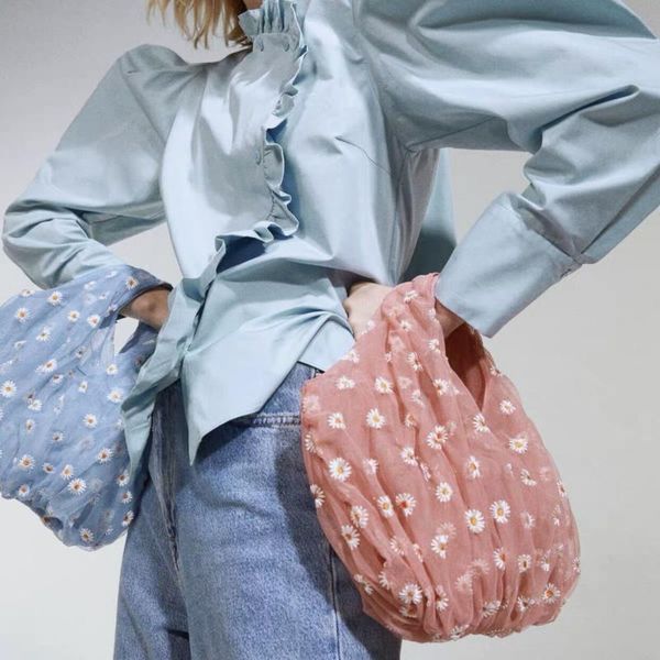 taste of summer # original design elegant mesh bucket bag handbag fashion daisy shopping bag width40cm height 26cm thickness 3cm
taste of summer # original design elegant mesh bucket bag handbag fashion daisy shopping bag width40cm height 26cm thickness 3cm