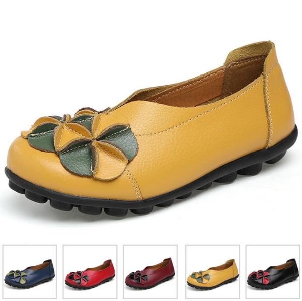 women shoes large size; 34-44 genuine leather flowers soft bottom non-slip women's flats casual shoes, Black
women shoes large size; 34-44 genuine leather flowers soft bottom non-slip women's flats casual shoes, Black