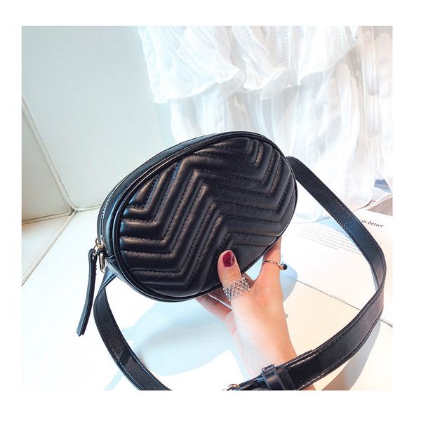 2019 new fashion women's waist pack pu waterproof cute solid color waist pack chest bag hip bag mobile phone pocket
2019 new fashion women's waist pack pu waterproof cute solid color waist pack chest bag hip bag mobile phone pocket