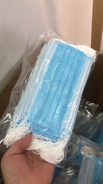 50 pcs disposable face masks thick 3-layer masks with earloops for salon, home use comfortable in stock mask
50 pcs disposable face masks thick 3-layer masks with earloops for salon, home use comfortable in stock mask