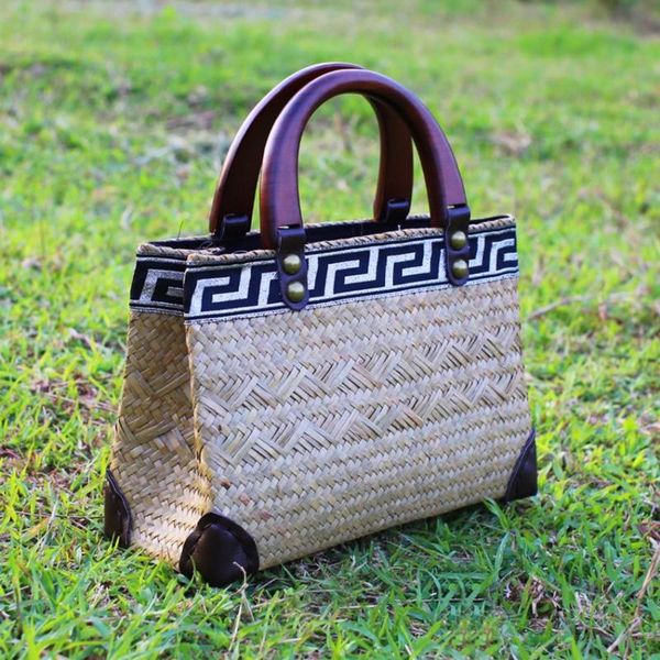 pure natural seaweed bag original chinese hand-woven package thai version of retro wood handle hand-held holiday bag package
pure natural seaweed bag original chinese hand-woven package thai version of retro wood handle hand-held holiday bag package