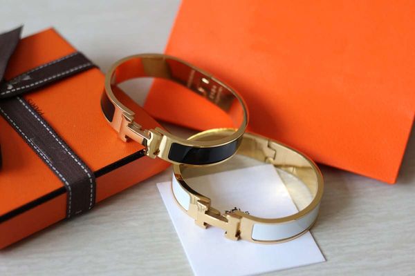 Whole ale about 17cm h bangle fa hion women titanium jewelry 12mm width 18k gold plated glue end with bag for women gift
Whole ale about 17cm h bangle fa hion women titanium jewelry 12mm width 18k gold plated glue end with bag for women gift