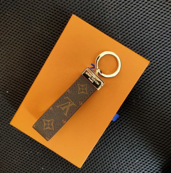 high qualtiy designer keychain fashion famous brand handmade leather car keychain women bag charm pendant accessories with box adi-69a, Silver
high qualtiy designer keychain fashion famous brand handmade leather car keychain women bag charm pendant accessories with box adi-69a, Silver