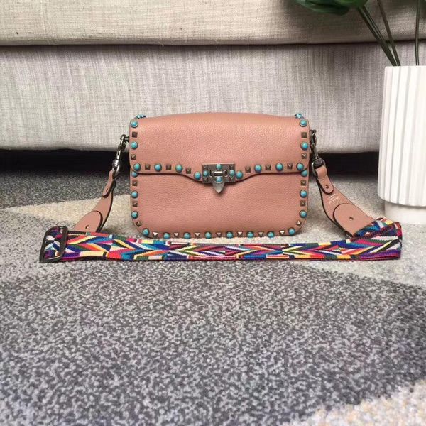 designer-new fashion hand-held slanting liuting bag in 2019 high-end customized leather women's bag in europe and america
designer-new fashion hand-held slanting liuting bag in 2019 high-end customized leather women's bag in europe and america