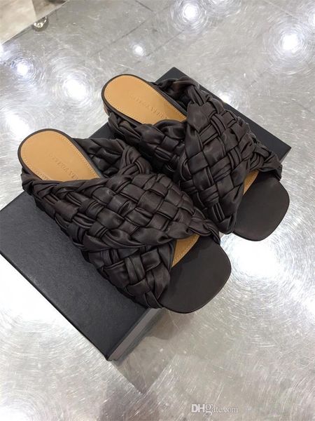 2020 latest handmade casual shoes ladies casual slippers fashion trend versatile and comfortable size 35-40 type 39745400721
2020 latest handmade casual shoes ladies casual slippers fashion trend versatile and comfortable size 35-40 type 39745400721
