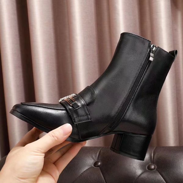 with box sneaker casual shoes trainers fashion sports shoes trainers shoes for woman dhl by bag07 l2204
with box sneaker casual shoes trainers fashion sports shoes trainers shoes for woman dhl by bag07 l2204