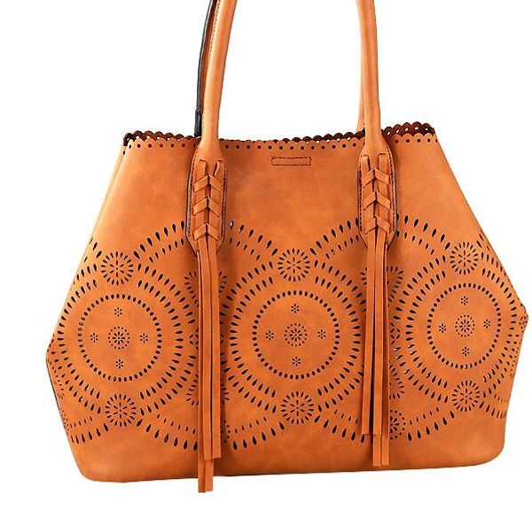 2019 europe and the new foreign trade retro pu leather bulk tote bag laser carved autumn and winter shoulder bag handbag
2019 europe and the new foreign trade retro pu leather bulk tote bag laser carved autumn and winter shoulder bag handbag