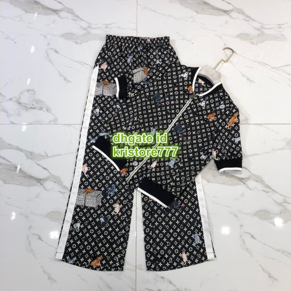 Women catogram motif printed two piece pant ca ual top t hirt tee jacket ela tic wai t wide leg pant trou er ca ual track uit port et
Women catogram motif printed two piece pant ca ual top t hirt tee jacket ela tic wai t wide leg pant trou er ca ual track uit port et