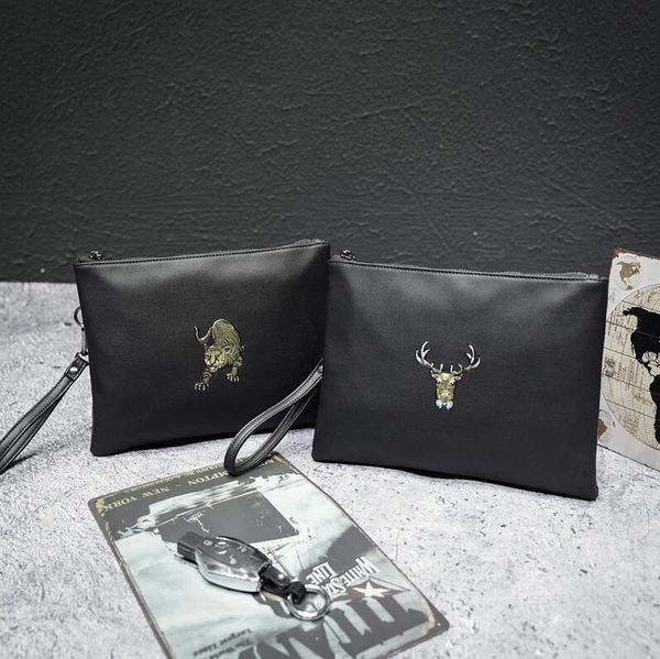 factory wholesale men handbag minimalist leather fashion clutch multifunctional embroidery storage wallet street trend leather men envelope, Red;black
factory wholesale men handbag minimalist leather fashion clutch multifunctional embroidery storage wallet street trend leather men envelope, Red;black