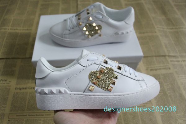 fashion mens womens luxury designer shoes low-leather trainers with heart logo print tonguecasual sneakers arthur d08, Black
fashion mens womens luxury designer shoes low-leather trainers with heart logo print tonguecasual sneakers arthur d08, Black