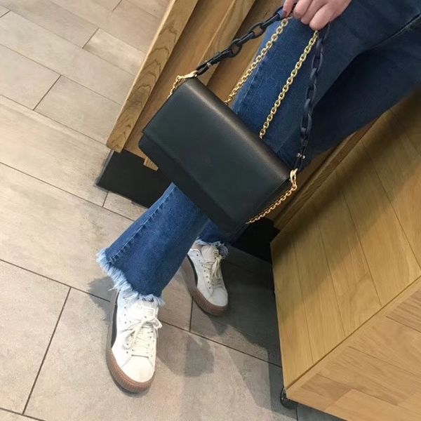 superstar female designer luxury fashion ladies unloading handbag 6.5cm*24cm*5.5cm crossbody shoulder bag shoulder strap detachable
superstar female designer luxury fashion ladies unloading handbag 6.5cm*24cm*5.5cm crossbody shoulder bag shoulder strap detachable