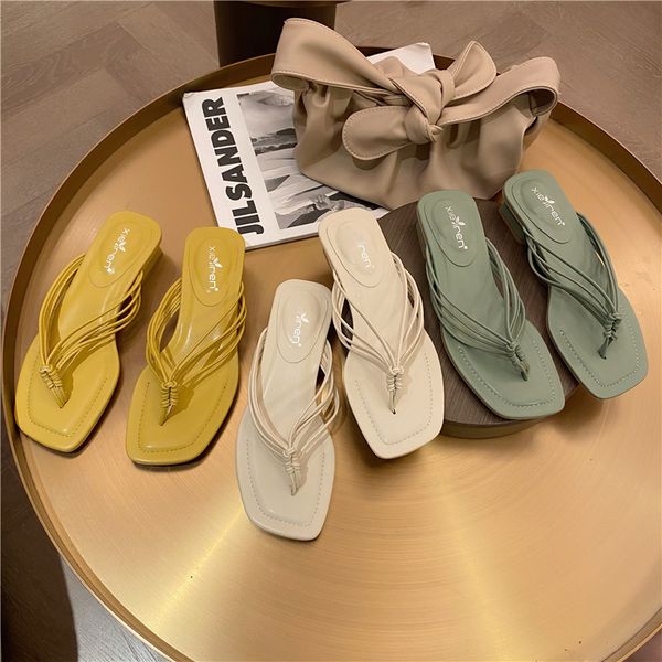 2020 summer women slipper low heel slides female peep toe square heel sandal vacation flip flops non-slip mujer shoes, Black 
2020 summer women slipper low heel slides female peep toe square heel sandal vacation flip flops non-slip mujer shoes, Black