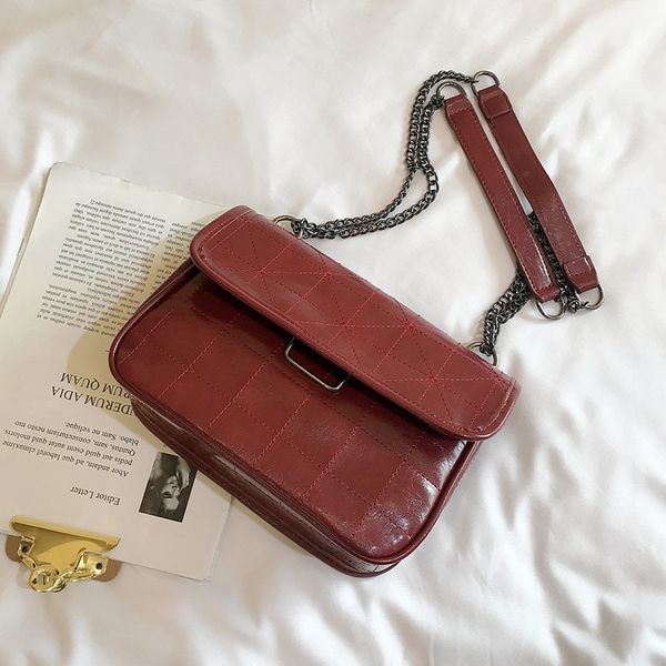 chic small bag female new autumn and winter 2020 south korean version of foreign embroidery single-shoulder bag chain versatile
chic small bag female new autumn and winter 2020 south korean version of foreign embroidery single-shoulder bag chain versatile
