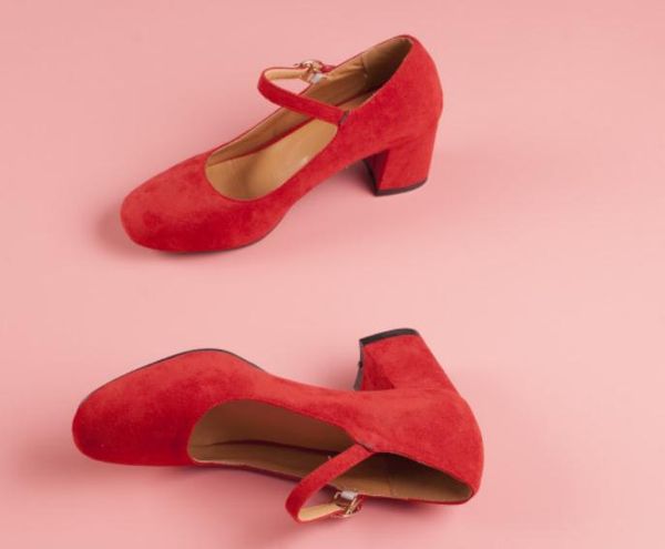 send 2018 autumn new style middle heel square head coarse heel women princess shoes, Black
send 2018 autumn new style middle heel square head coarse heel women princess shoes, Black