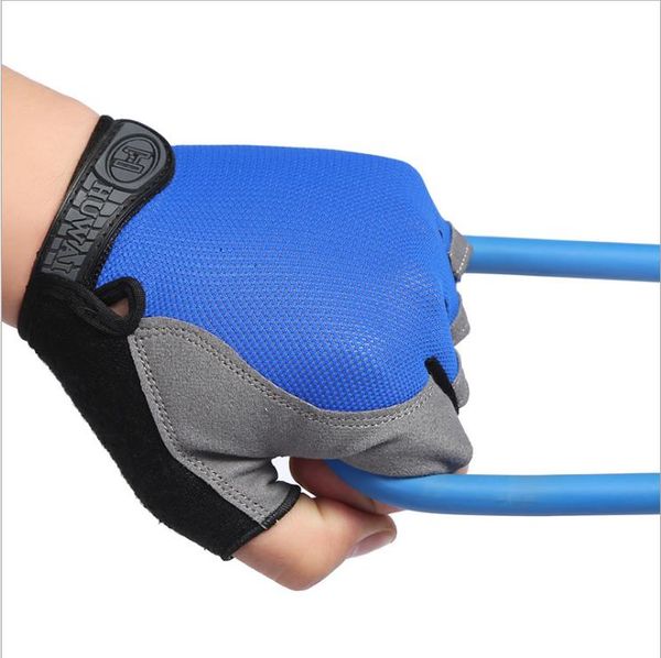 new fashionable half-finger fitness gloves for mountain climbing, fitness, ultra-thin sunscreen, skid-proof outdoor running, breathing and, Blue;gray
new fashionable half-finger fitness gloves for mountain climbing, fitness, ultra-thin sunscreen, skid-proof outdoor running, breathing and, Blue;gray