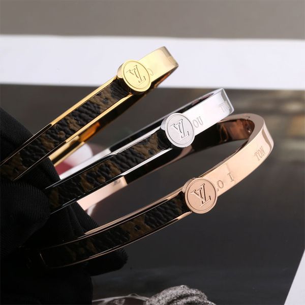 brand designer jewelry woman bracelet classic logo retro pattern titanium gold couple bracelet wedding party jewelry gift, Black
brand designer jewelry woman bracelet classic logo retro pattern titanium gold couple bracelet wedding party jewelry gift, Black