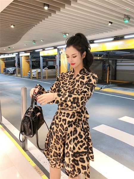 женское платье женщин дизайнер шифона платье платье мода leopard печати v шеи длинным рукавом высокого щелевая планка, Black;gray
женское платье женщин дизайнер шифона платье платье мода leopard печати v шеи длинным рукавом высокого щелевая планка, Black;gray