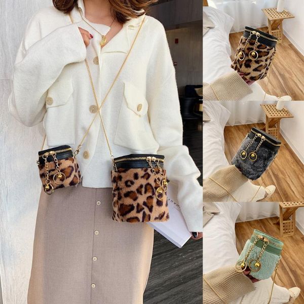 сумки мода кисточка плюшевых мобильного портмоне сумка zipper crossbody мини-сумка для женщин путешествия сумки простой дамской мода # zx
сумки мода кисточка плюшевых мобильного портмоне сумка zipper crossbody мини-сумка для женщин путешествия сумки простой дамской мода # zx