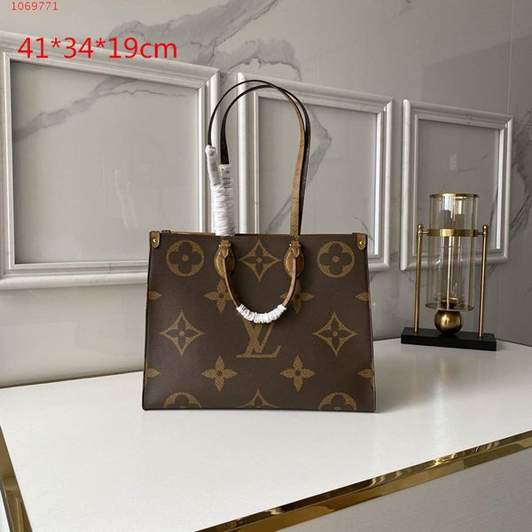 5A L бренд V Onthego Tote сумки женская сумка мода классический Toron топ Ручка сумки натуральная кожа большой емкости хозяйственная сумка M44576 M45321
5A L бренд V Onthego Tote сумки женская сумка мода классический Toron топ Ручка сумки натуральная кожа большой емкости хозяйственная сумка M44576 M45321