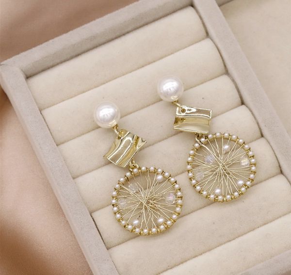 2020 selling high-end earrings, high-end jewelry, pearl ears, surround lines, simple temperament, wild gifts, Golden
2020 selling high-end earrings, high-end jewelry, pearl ears, surround lines, simple temperament, wild gifts, Golden