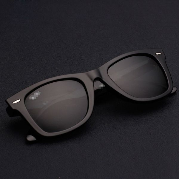reliable quality fashion sunglasses for men women black vr46 frame fire lens2140 designer glasses couples with retail box, White;black
reliable quality fashion sunglasses for men women black vr46 frame fire lens2140 designer glasses couples with retail box, White;black
