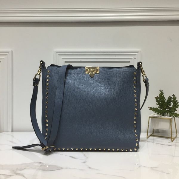 2020 men's and women's wallets, durable leather, christmas gifts, delivery, model: 50031 size 31-8-28cm
2020 men's and women's wallets, durable leather, christmas gifts, delivery, model: 50031 size 31-8-28cm