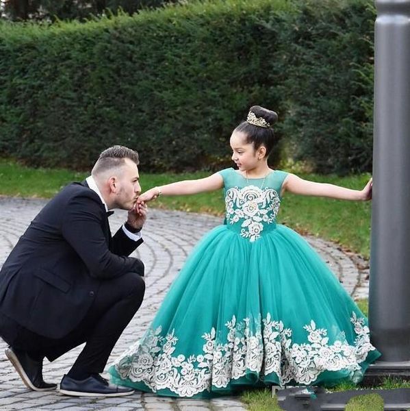 flower girls dresses jewel neck lace appliques tiered tulle skirt toddler first communion dress sheer neck kids birthday gowns, Red;yellow
flower girls dresses jewel neck lace appliques tiered tulle skirt toddler first communion dress sheer neck kids birthday gowns, Red;yellow