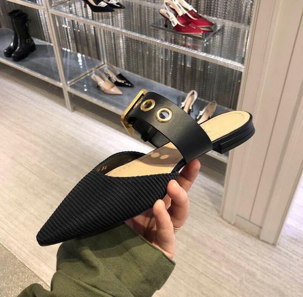 Chinelos kjsfhdied 
Chinelos kjsfhdied