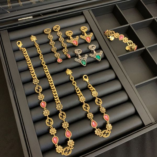 luxury design 2020 new color zircon love tassel earrings female temperament earrings double g bracelet necklace, Golden;silver
luxury design 2020 new color zircon love tassel earrings female temperament earrings double g bracelet necklace, Golden;silver