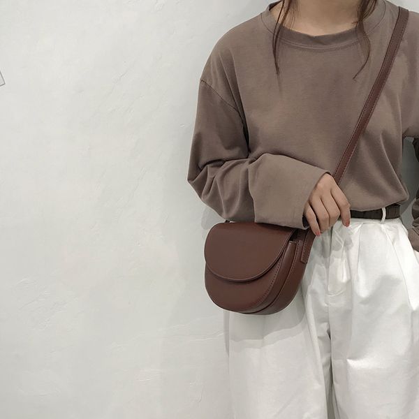 hong kong authentic bags female 2020 new fashion vintage wild high-grade saddle bag leather shoulder shoulder bag
hong kong authentic bags female 2020 new fashion vintage wild high-grade saddle bag leather shoulder shoulder bag