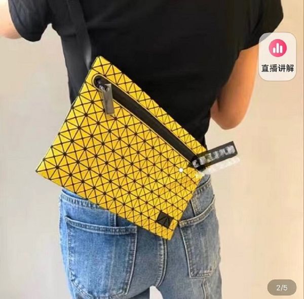 5a 2020designer bags kuro chest bag messenger bag isseymiyake baobao quality designer luxury designer mens travel washing bag women cosmeti
5a 2020designer bags kuro chest bag messenger bag isseymiyake baobao quality designer luxury designer mens travel washing bag women cosmeti