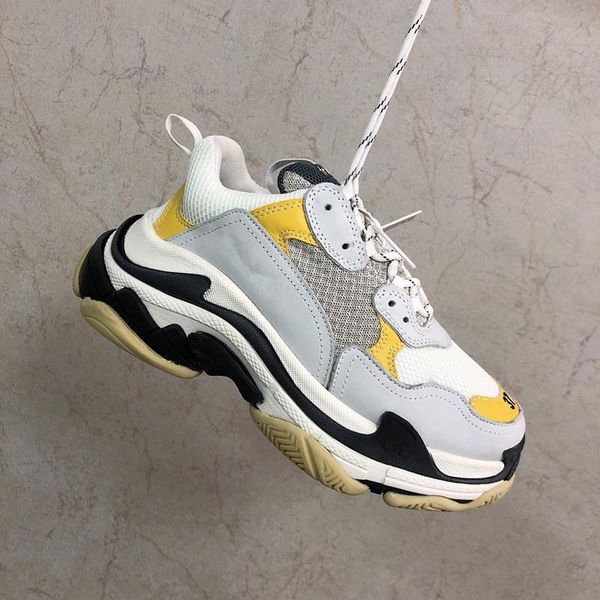 дизайнер тройной s обувь мужчины синей тройной s sneaker женщина платформа кожа повседневная обувь low top узелок кроссовки, Black;red
дизайнер тройной s обувь мужчины синей тройной s sneaker женщина платформа кожа повседневная обувь low top узелок кроссовки, Black;red