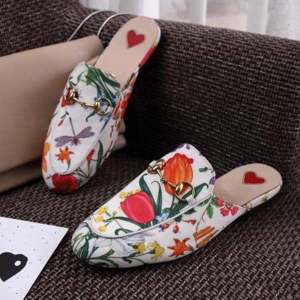 2020 classic new style leather bottom flower soft fabric women shoes luxury designer metal buckle beach slippers mules slippers, Black
2020 classic new style leather bottom flower soft fabric women shoes luxury designer metal buckle beach slippers mules slippers, Black