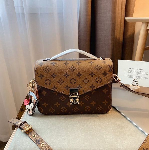 new leather women good quality messenger bag shoulder women fashion chain bag fashion leathe shoulder bag cross body bags -05626, Black
new leather women good quality messenger bag shoulder women fashion chain bag fashion leathe shoulder bag cross body bags -05626, Black